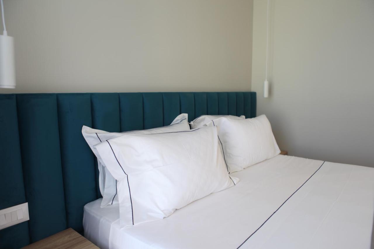 Volmar Hotel Durres Bagian luar foto