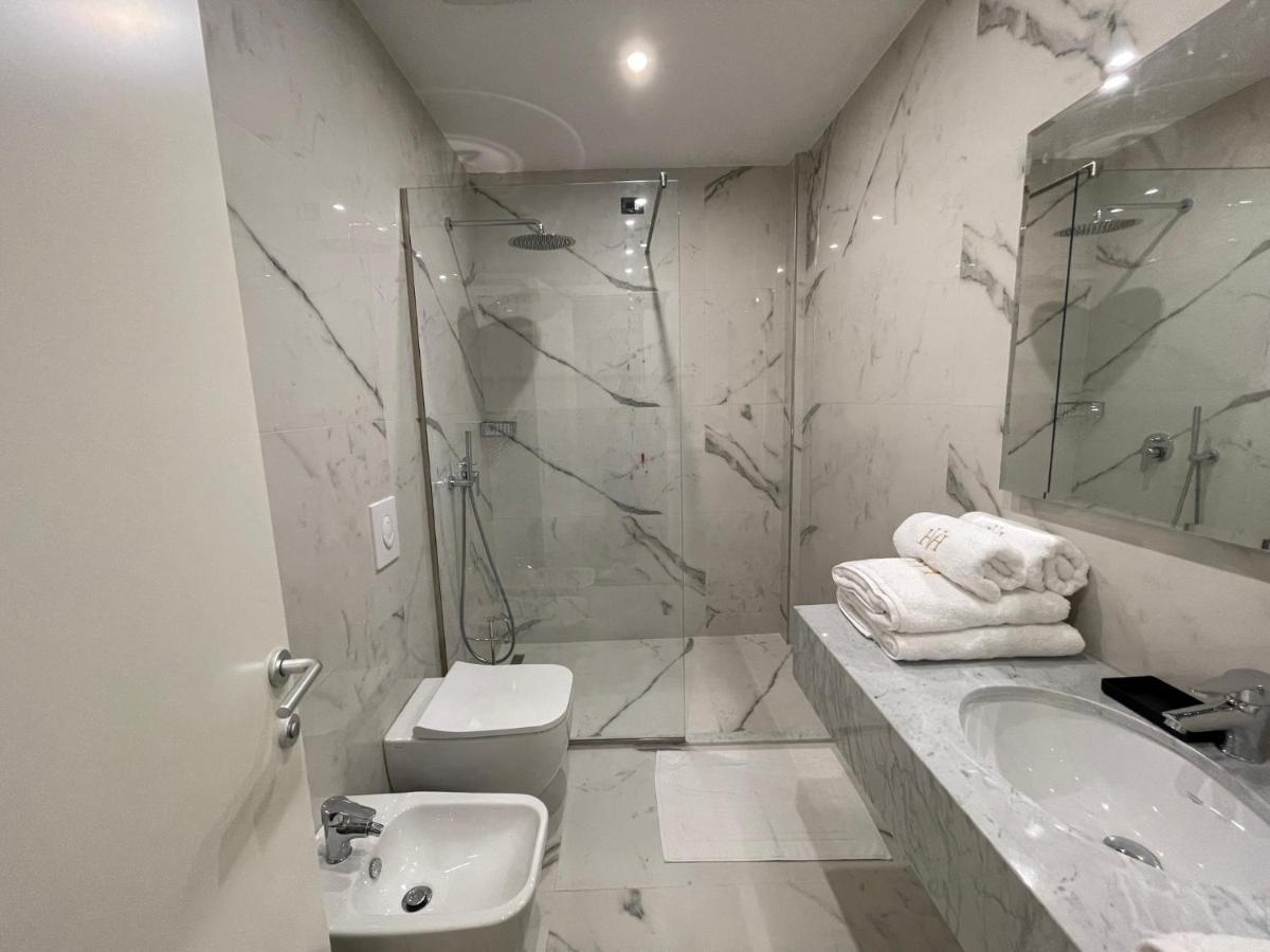 Volmar Hotel Durres Bagian luar foto